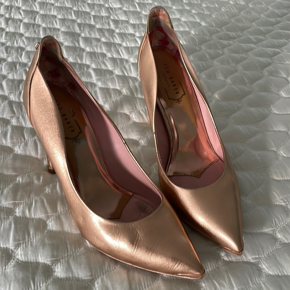 Ted Baker London rose gold 3in heels 38.5